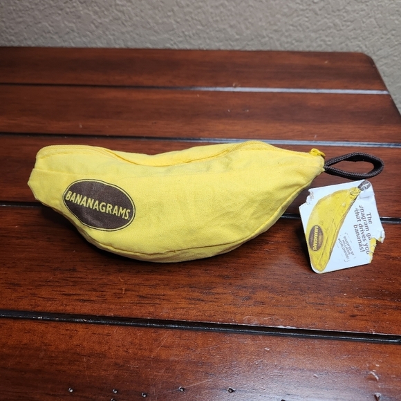 Bananagrams Crossword Word Game Family Fun Bananagram Award Winning Game Night - Picture 6 of 12